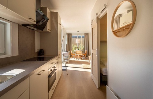 Ouddorp Cabina | Lodge Duynhof 4 holiday home in Ouddorp near the North Sea