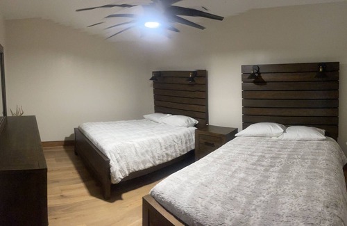 Buena Vista Casa | Lodge - Fireplace - 15 Acre Lake - New Construction