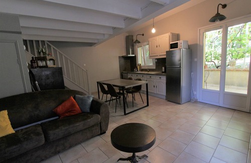 Marcoux Cabaña | Gite Hôte-Antique-Gîte-Firma-Baño con ducha-Vista a la Montana