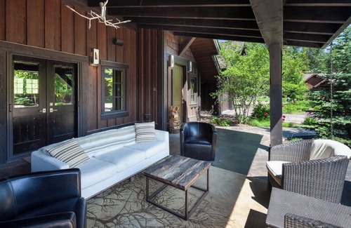 Whitefish Apartamento | Lodge Life Redefined: Luxury Home w/Trails, Lake, Pools, Spa & VIP Perks