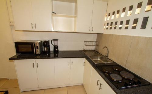 Cape Town Cabina | Lodge Luxe, Cozy Bedrooms, Free WiFi, Robust Security