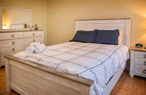 Bradford Casa | Lodge on Lamoka Guest House
