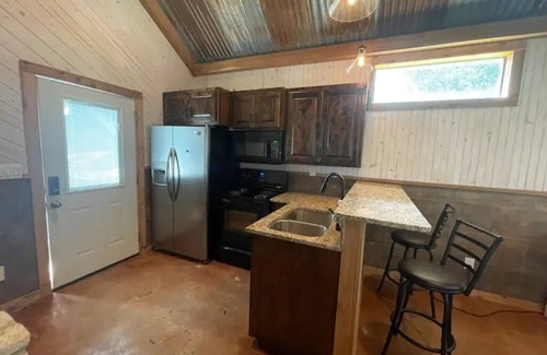 Bandera Cabina | Lodge on Main st-Bandera America!!