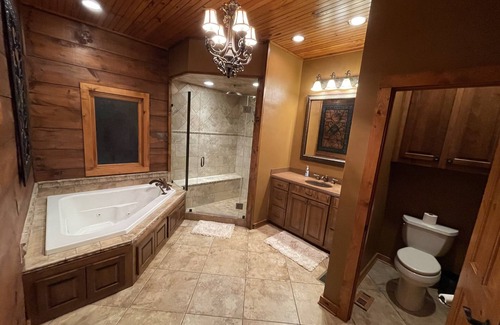 Crenshaw County Cabina | Lodge on The Lake