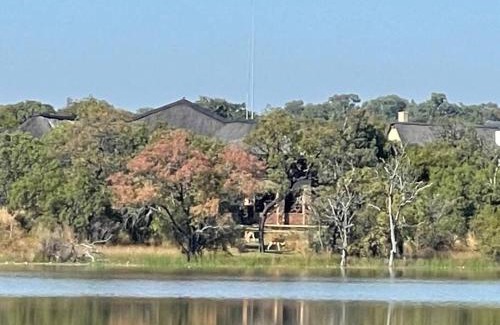 Leeupoort Casa | Lodge on Watering Hole , Zebula