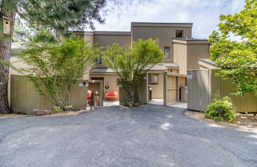 Black Butte Ranch Condominio | Lodge Room 33: 1 BR, 1 BA Condominium in Black Butte Ranch, Sleeps 2