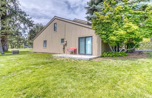 Black Butte Ranch Condominio | Lodge Room 34: Studio, 1 BA Condominium in Black Butte Ranch, Sleeps 2
