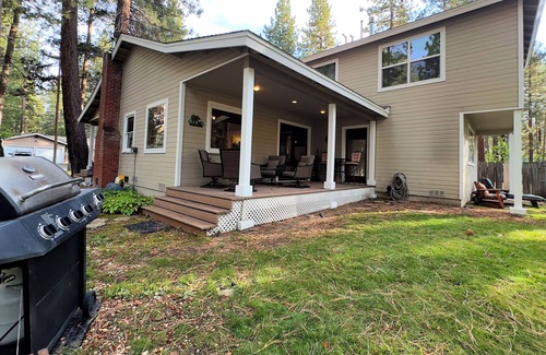 Tahoe Island Casa | Lodge Royal w/French-Flair: Forested, BBQ