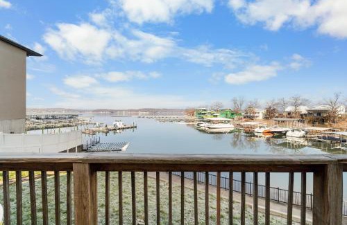 Lake Ozark Casa | Lodge Sleep 16- Bachelor/bachelorette Parties Welcome!