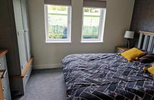 Llanfair Caereinion Casa | Lodge - Sleeps 6 hot tub & pet friendly