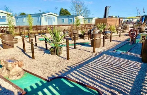 Clacton-on-Sea Casa | St Osyth New Holiday Home