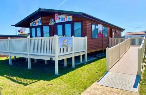 Clacton-on-Sea Casa | St Osyth New Holiday Home