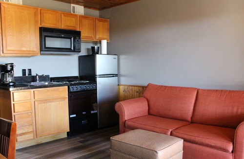 Canyon Lake Complejo | Lodge Suite Downstairs W/ Deck - 102