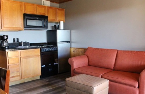 Canyon Lake Cabina | Lodge Suite Upstairs W/ Balcony - 205
