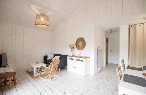 Vielle-Saint-Girons Chalet De Esquí | Lodge with pool in the heart of the Landes