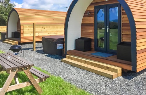 Criccieth Chalet De Esquí | Lodge with one double and one twin.