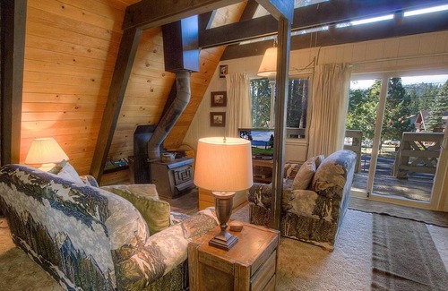 Pioneer Trail Casa | Lodgepole Chalet by Lake Tahoe Accommodations