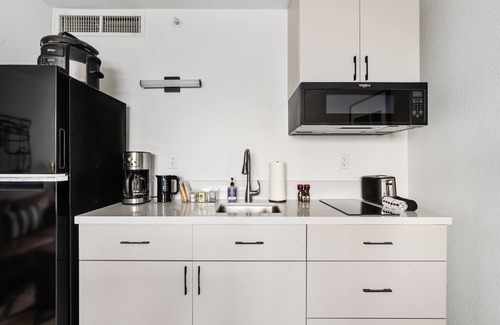 Greenway Plaza-Upper Kirby Apartamento | Lodgeur | Studio w/ fast WiFi & desk | Upper Kirby