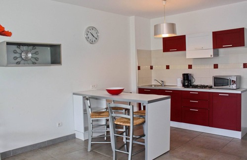Santa-Lucia-di-Moriani Apartamento | Lodging on the beach,100 mt away,A/C, pool, restaurant,children play ground