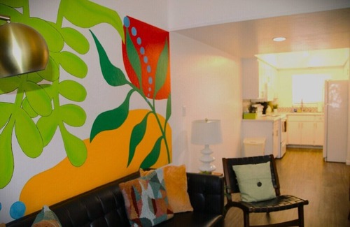 Arts District Casa | Loft 2 Cheerful Mid-Century - Walk to Old Town!