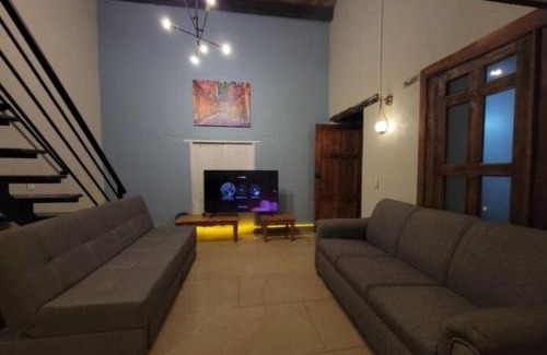 Barrio de Mexicanos Apartamento | loft 2 blocks from the cathedral