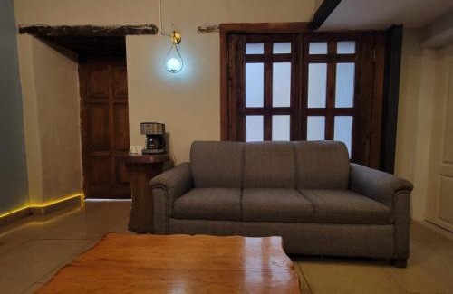 Barrio de Mexicanos Apartamento | loft 2 blocks from the cathedral