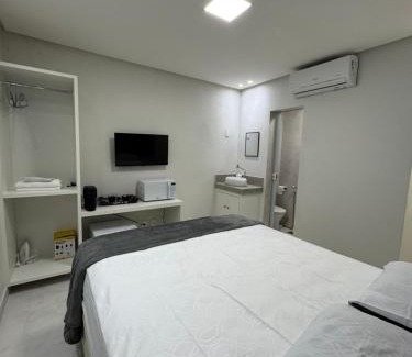 Muquicaba Apartamento | Loft 305A com Ar Condicionado no Bairro Muquiçaba, bem localizado para negócios e fácil acesso para todas as praias e montanhas da cidade - sem vaga de garagem