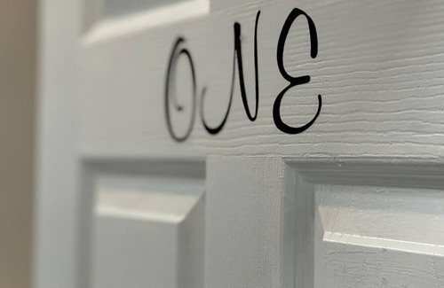 Strathcona Apartamento | Loft Apartment #1 in Hamilton, Sleeps 4