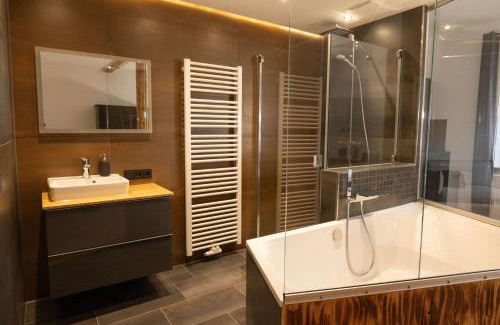 Mugeln Apartamento | Loft Apartment mit großer Badewanne B