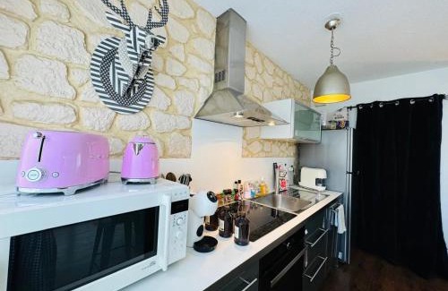 Chartrons Apartamento | Loft atypique 130 m2 Clim patio couvert et terrasse pkg gratuit tram à 5mn à pied un accès direct au centre-ville