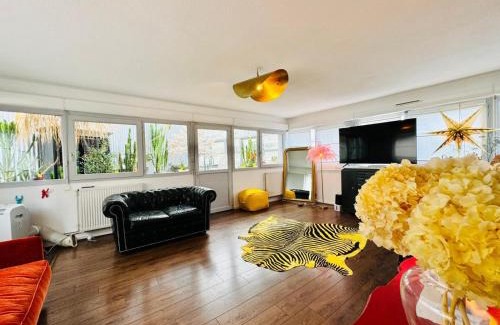 Chartrons Apartamento | Loft atypique 130 m2 Clim patio couvert et terrasse pkg gratuit tram à 5mn à pied un accès direct au centre-ville
