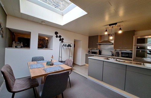 Tavigny Apartamento | Aux champs des cloches-Loft-Moderno-Baño privado con ducha-Vista al campo
