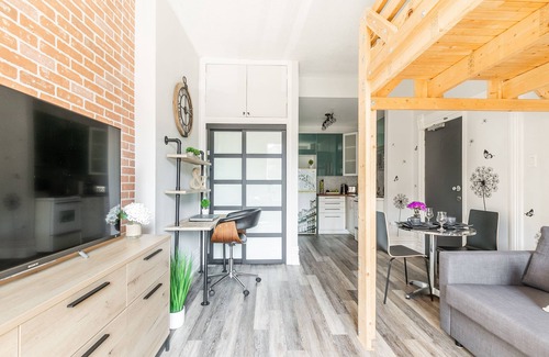 Parkdale Apartamento | Loft Bed Sun-Filled High Ceiling Boutique Studio Downtown