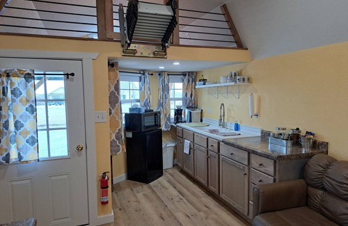 Buchanan County Cabina | Loft Cabin on the Farm