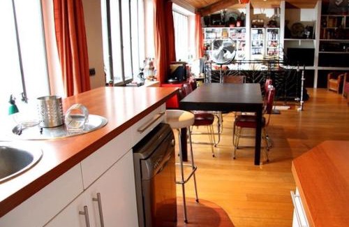 19th Arrondissement Apartamento | Loft character with a view of court