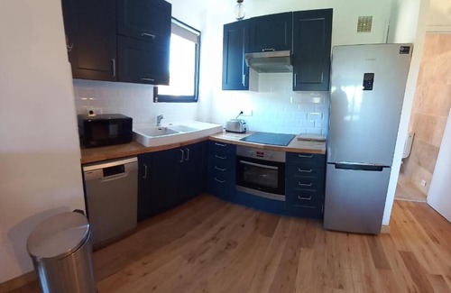 La Seyne-sur-Mer Apartamento | Loft climatisé "La pinède", 50 m2, très calme, 5 mn à pied des plages, lit King Size