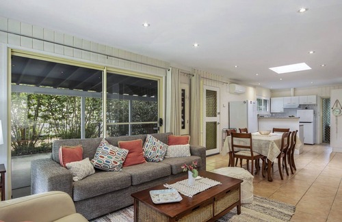 Pearl Beach Casa | Loft Cottage - Pet Friendly & WIFI