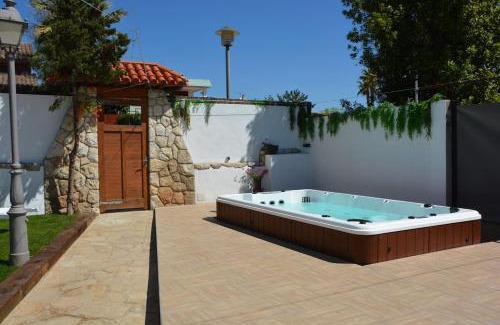 Segur de Calafell Casa | Loft El Ranch Playa a 10 minutos andando con Jacuzzi XXL y Jardin Privado