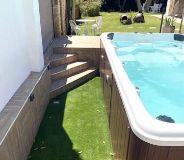 Segur de Calafell Casa | Loft El Ranch Playa a 10 minutos andando con Jacuzzi XXL y Jardin Privado