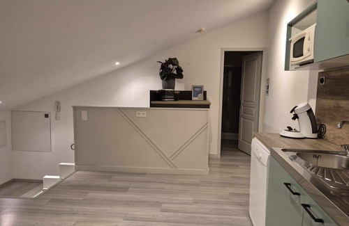 Saint-Paul-Trois-Chateaux Apartamento | Apartamento-Baño con bañera-Vista a la Ciudad-Type Loft