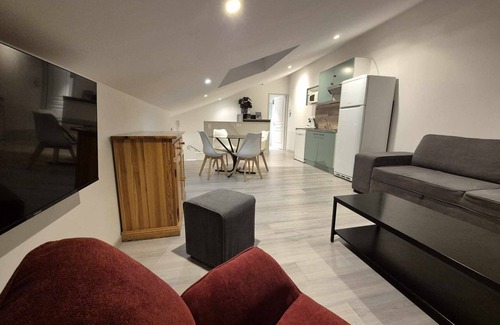 Saint-Paul-Trois-Chateaux Apartamento | Apartamento-Baño con bañera-Vista a la Ciudad-Type Loft