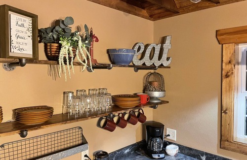 Elk Creek Cabina | Loft in The Pines pet Friendly