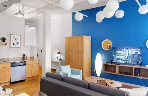 Downtown Apartamento | Loft Living in the Trendy Warehouse District