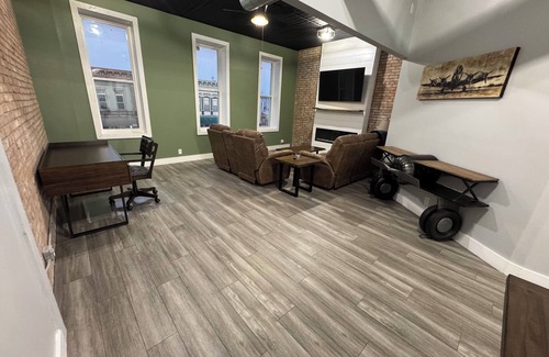 Litchfield Apartamento | Loft Living - Small Town Charm 3-bedroom loft in beautiful Downtown Litchfield