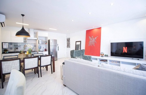 Alto de Pinheiros Apartamento | Loft moderno com AC na Praça Pôr do Sol