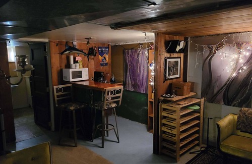 Garden District Casa | Loft near lake cda/ midtown area. walking to stores, restaurants, lake.