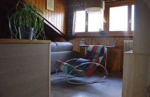 Sanzeno Apartamento | Loft of romantic love, cozy apartment w/ hydromassagge, fireplace, free park ♥️