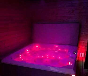 Bruz Casa | Loft privatisé avec spa XXL et piscine chauffée