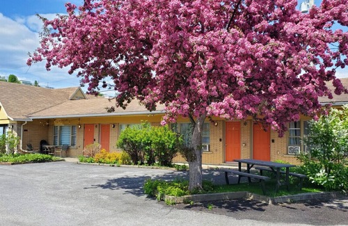 Ste Anne de Beaupre Apartamento | Loft River and Mountains 12