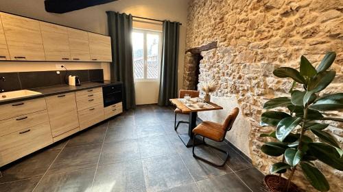 Tourves Apartamento | Loft Romantique la Clef des Sens - Sauna et Balnéo privatifs